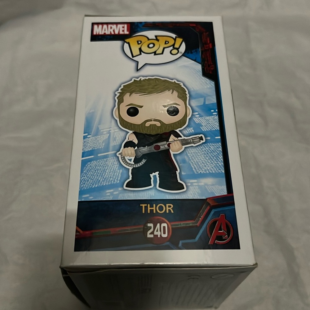 Funko Pop - Thor Ragnarok #240 - Picture 5 of 7